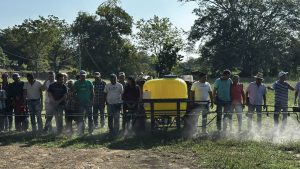 Entregan aspersora agrícola en El Camalotillo para fortalecer la producción de maíz