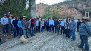 Antonino Morales Toledo recorre Cañada Ghichá junto a autoridades municipales