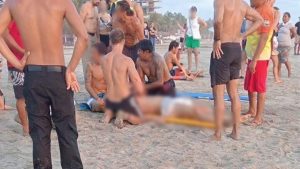 Turista estadounidense fallece tras ser golpeado por una ola en Zicatela, Puerto Escondido