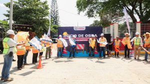 Inician obras de pavimentación y mejora eléctrica en Santa María Colotepec