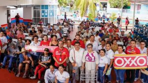 Entregan aparatos funcionales en Puerto Escondido para mejorar la calidad de vida de personas con movilidad limitada
