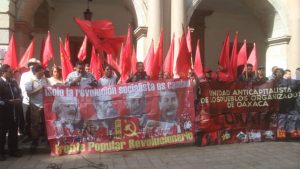 Exigen justicia en Palacio de Gobierno por atentado contra exedil de Miahuatlán