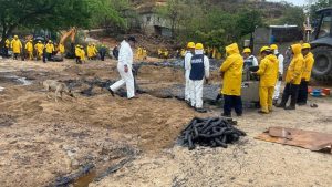 Se registra nuevo derrame de combustóleo en Salina Cruz; autoridades investigan origen