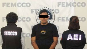 Detienen a profesor del IEEPO por presunto tráfico de plazas y servicios en Oaxaca
