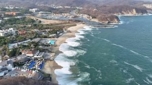 Protección Civil emite alerta por incremento de mar de fondo en las costas de Oaxaca