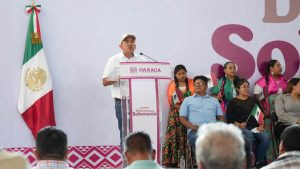 Senador Antonino Morales Toledo participa en acto de defensa de la soberanía nacional en Cuicatlán