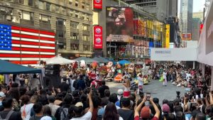 La Guelaguetza llena de música y color a Times Square en un histórico encuentro cultural