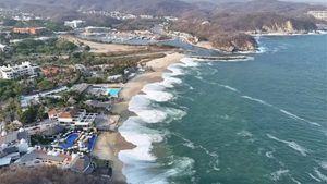 Activan alertamiento por evento de mar de fondo en las costas de Oaxaca