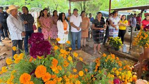 Colotepec reafirma sus tradiciones con la Invitación a los Santos Difuntos