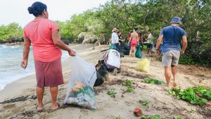 Realizan tequio de limpieza y reciclaje en El Puertecito, Santa María Colotepec