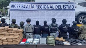 Desmantelan centro de operaciones criminal en Juchitán.