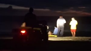 Atienden a turista estadounidense tras incidente en Playa Zicatela